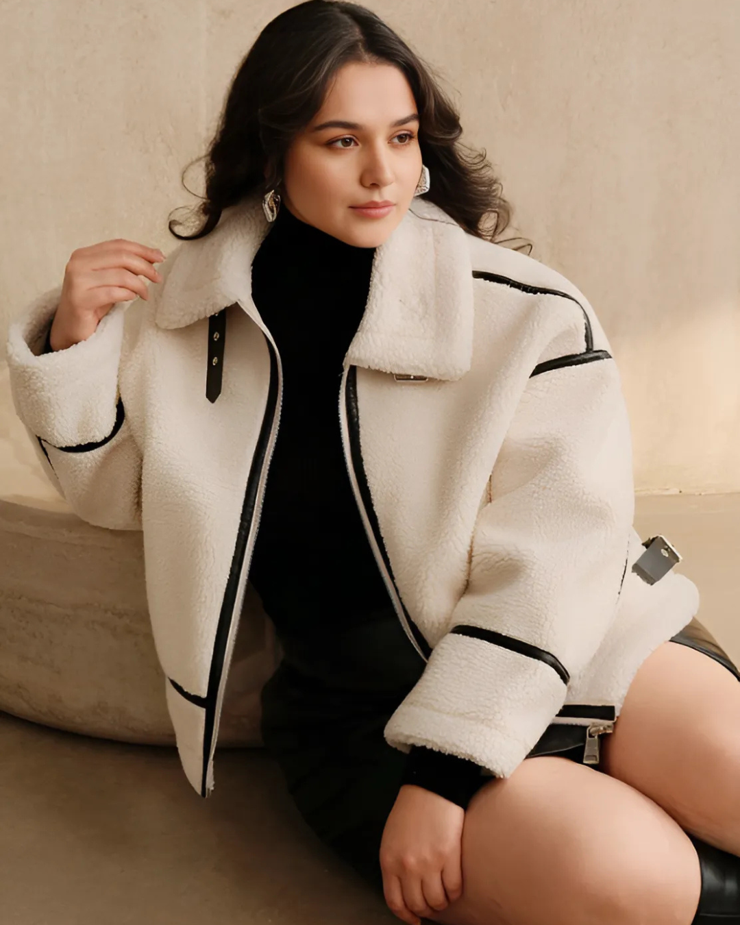 Abrigo con Detalles en Cuero Para Mujer