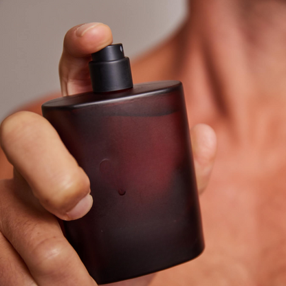 Perfume Clásico Amaderado al Bourbon con un Aroma Cálido y Sofisticado Para Hombre