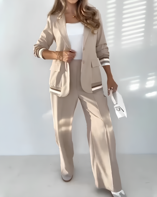 Conjunto Elegante de Blazer y Pantalón Palazzo en Beige Estilo Sofisticado y Moderno