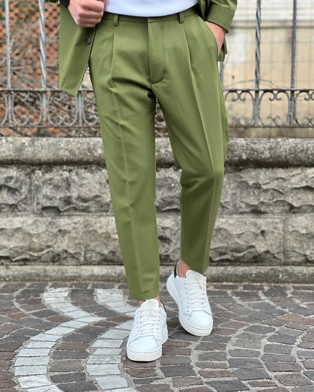Conjunto de Chaqueta y Pantalón en Tonos Neutros para Hombre de Estilo Casual